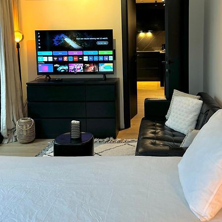 Luxury Apartment With Cosy Garden! เกนต์ ภายนอก รูปภาพ