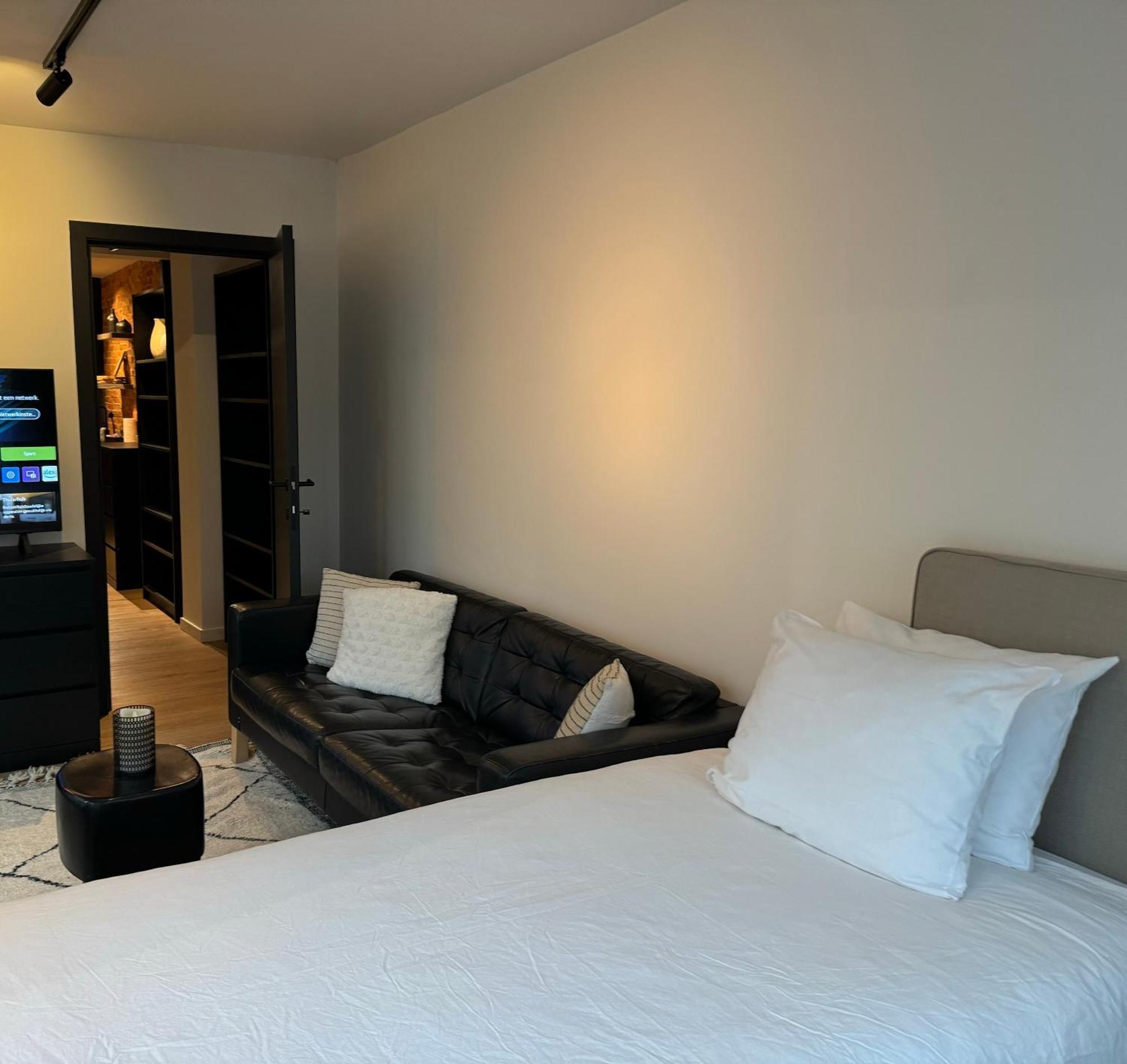 Luxury Apartment With Cosy Garden! เกนต์ ภายนอก รูปภาพ